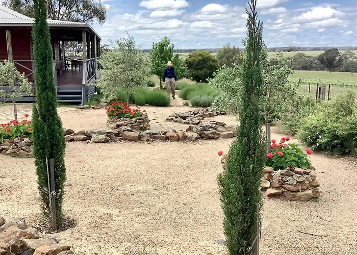 Gilgraves Vineyard Farmstay