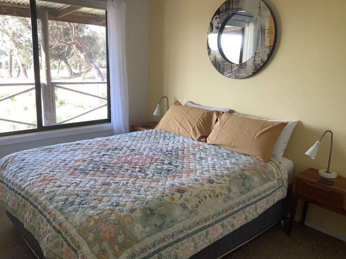 Gilgraves Vineyard Farm stay Axedale
